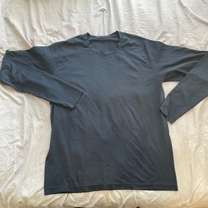 Lululemon Men’s long sleeve t shirt (Navy)